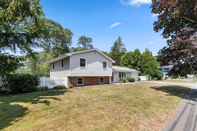 62 Catherine Drive, Peabody, MA 01960