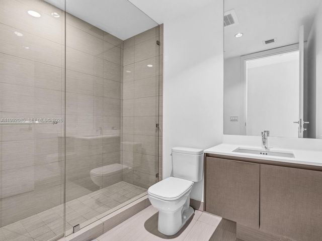 3300 NE 188th St 511, Aventura, FL 33180