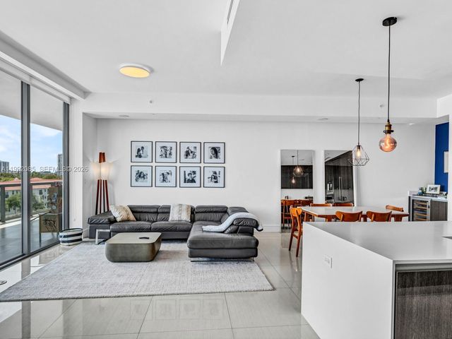 3300 NE 188th St 511, Aventura, FL 33180