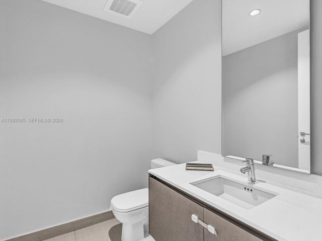 3300 NE 188th St 511, Aventura, FL 33180