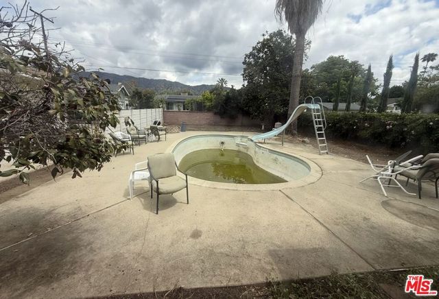 727 E Mountain View Avenue, Glendora, CA 91741
