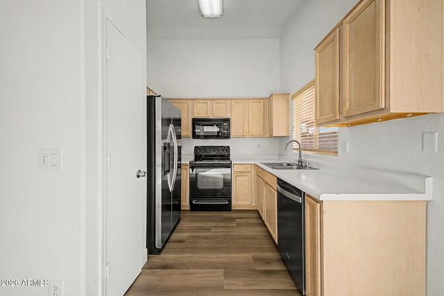 3530 W SANDS Drive, Glendale, AZ 85310