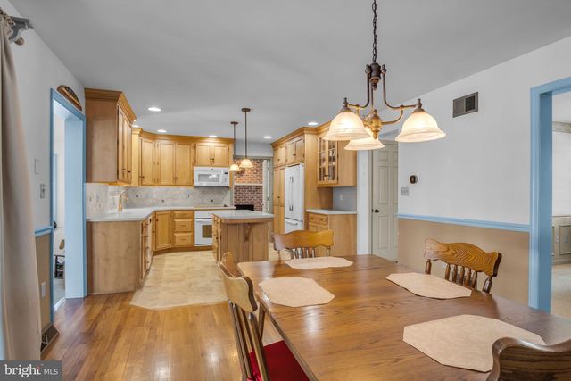 338 LOCUST LN, Mount Joy, PA 17552