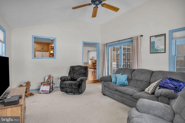 338 LOCUST LN, Mount Joy, PA 17552