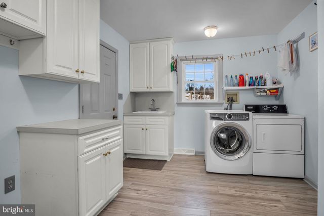 338 LOCUST LN, Mount Joy, PA 17552