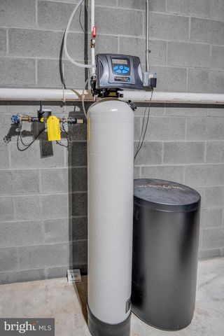 338 LOCUST LN, Mount Joy, PA 17552