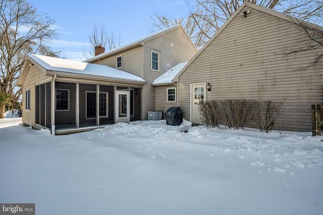 338 LOCUST LN, Mount Joy, PA 17552