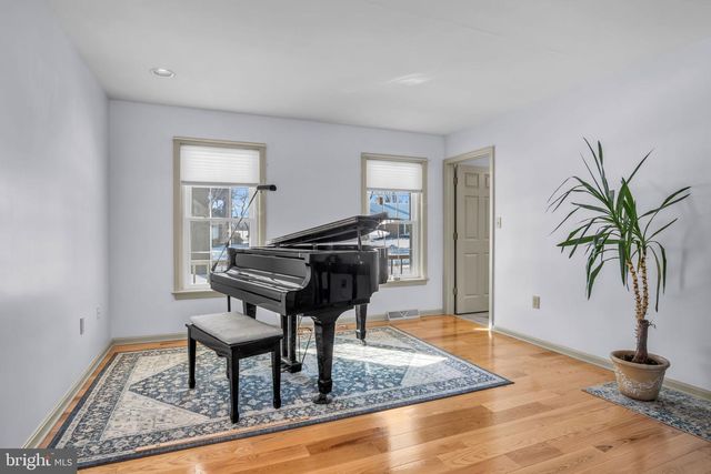 338 LOCUST LN, Mount Joy, PA 17552