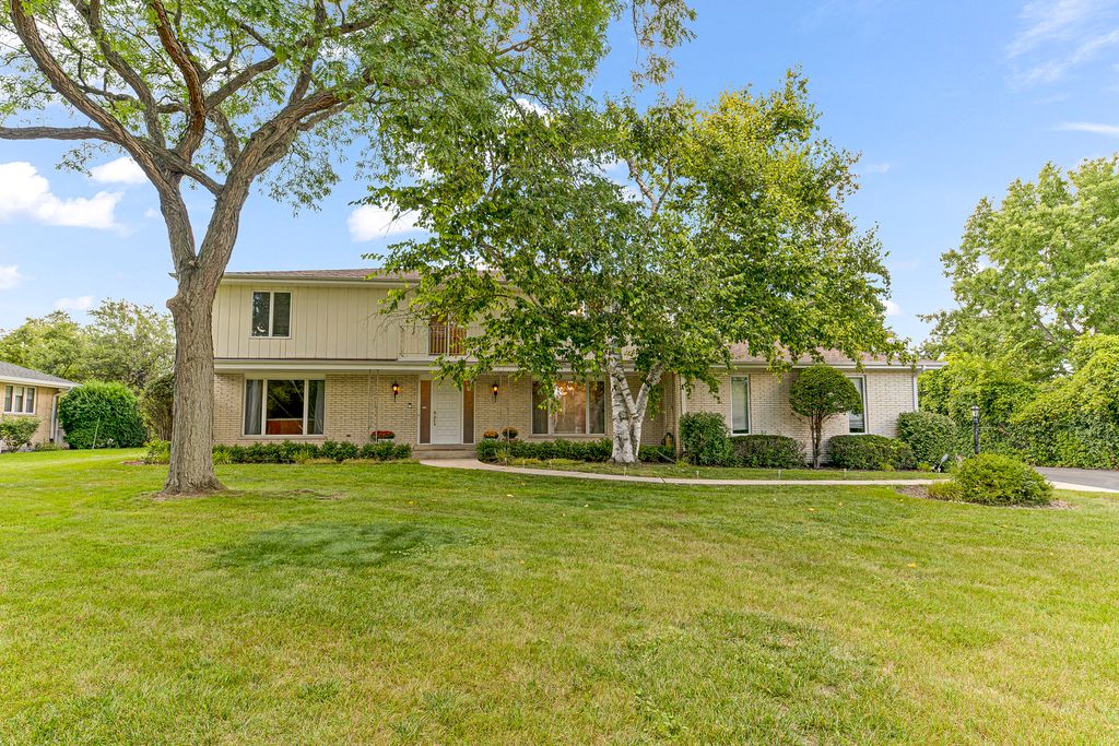 2380 Highmoor Road, Highland Park, IL 60035