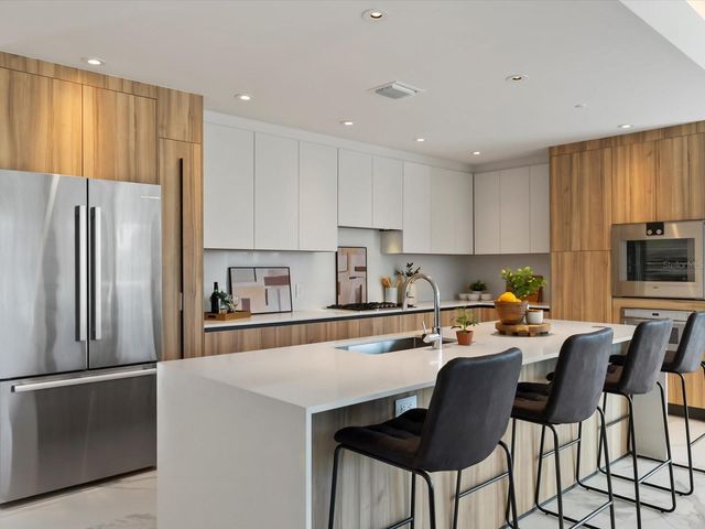 1020 SUNSET POINT ROAD 213, Clearwater, FL 33755