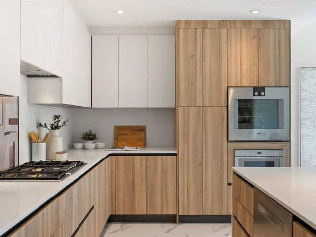 1020 SUNSET POINT ROAD 213, Clearwater, FL 33755