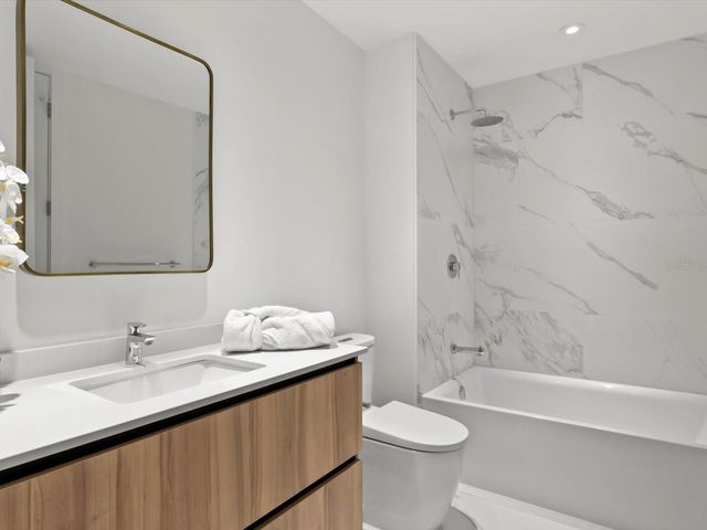 1020 SUNSET POINT ROAD 213, Clearwater, FL 33755