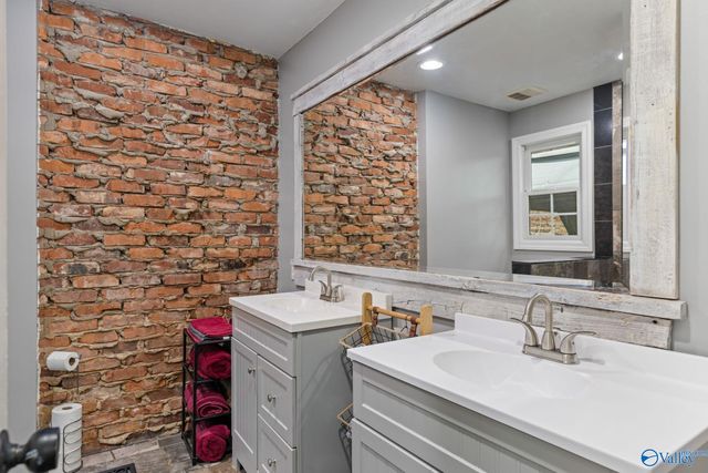 2806 Burningtree Mountain Road, Decatur, AL 35603