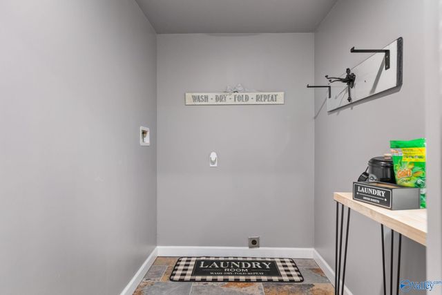 2806 Burningtree Mountain Road, Decatur, AL 35603