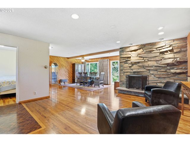 20220 Se DELIA St, Damascus, OR 97089