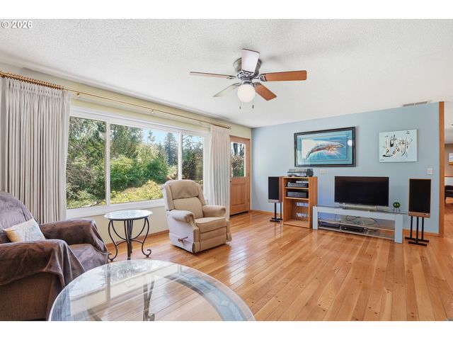 20220 Se DELIA St, Damascus, OR 97089
