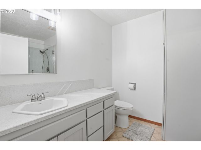 20220 Se DELIA St, Damascus, OR 97089