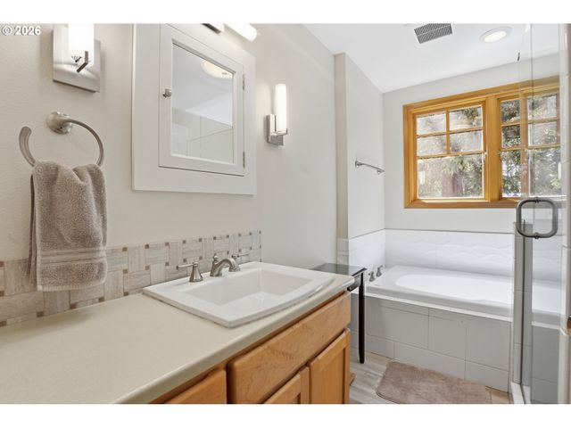 20220 Se DELIA St, Damascus, OR 97089