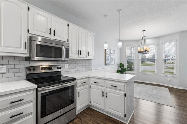 1011 Peggy Drive, Greenwood, MO 64034