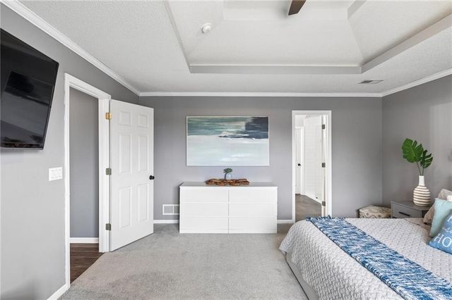 1011 Peggy Drive, Greenwood, MO 64034