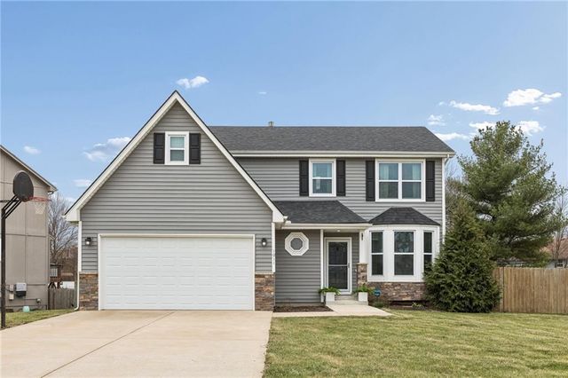 1011 Peggy Drive, Greenwood, MO 64034