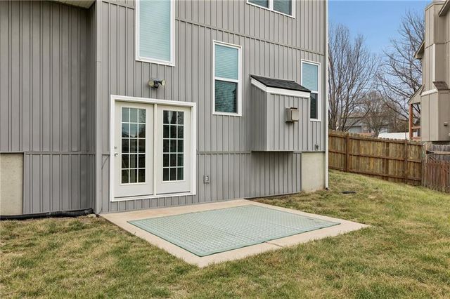 1011 Peggy Drive, Greenwood, MO 64034