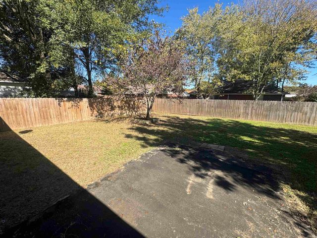 126 Field Crest Drive, Searcy, AR 72143