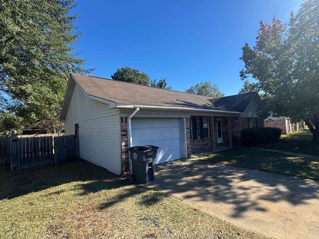 126 Field Crest Drive, Searcy, AR 72143