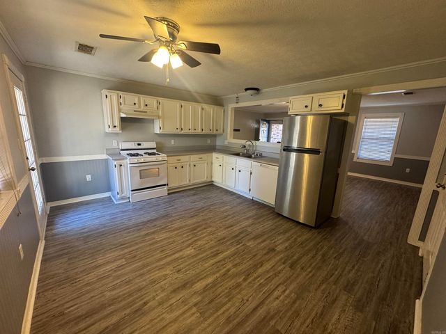 126 Field Crest Drive, Searcy, AR 72143