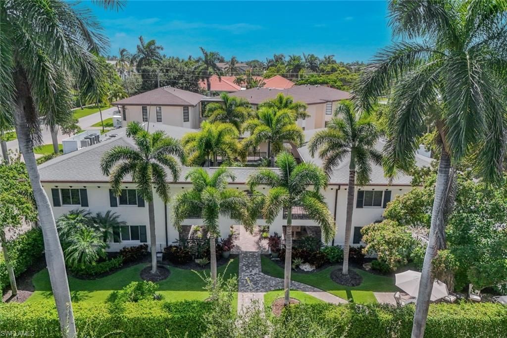 960 7th ST S 105, NAPLES, FL 34102 — photo 2