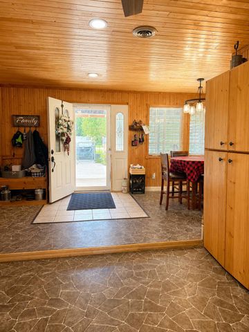 73 N State Street, Hesperia Vlg, MI 49421