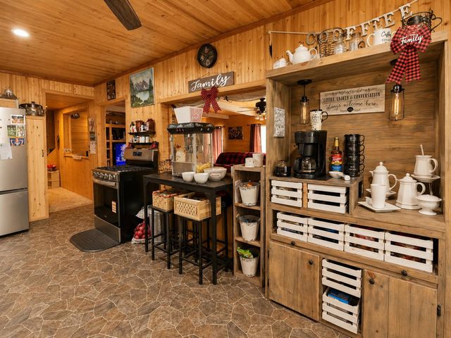 73 N State Street, Hesperia Vlg, MI 49421