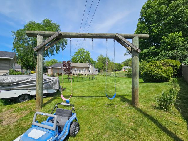 73 N State Street, Hesperia Vlg, MI 49421