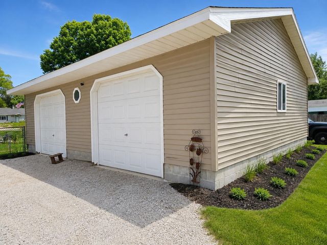 73 N State Street, Hesperia Vlg, MI 49421
