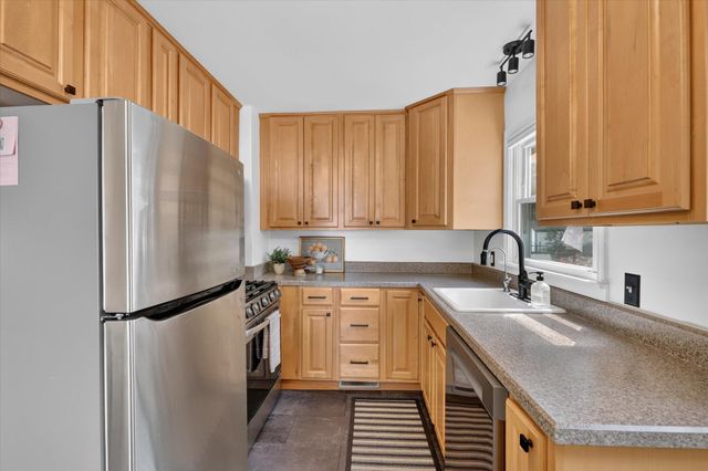 1604 Roseland Avenue, Kalamazoo, MI 49001