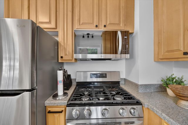 1604 Roseland Avenue, Kalamazoo, MI 49001