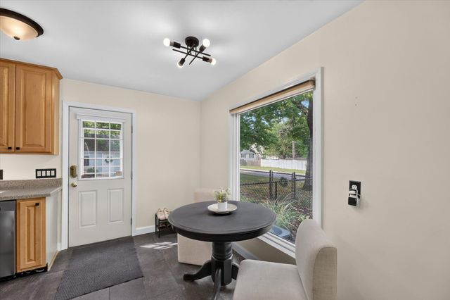 1604 Roseland Avenue, Kalamazoo, MI 49001