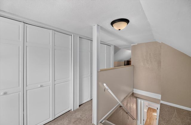 1604 Roseland Avenue, Kalamazoo, MI 49001