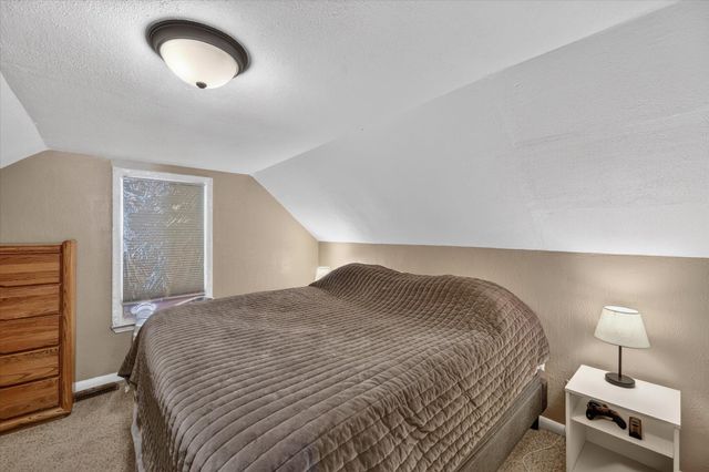 1604 Roseland Avenue, Kalamazoo, MI 49001