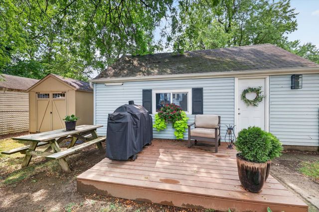 1604 Roseland Avenue, Kalamazoo, MI 49001