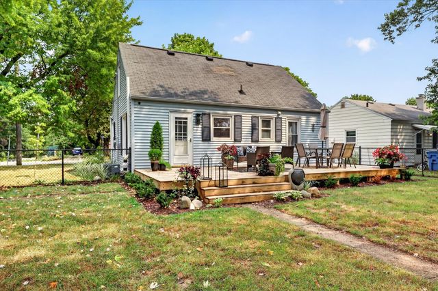 1604 Roseland Avenue, Kalamazoo, MI 49001