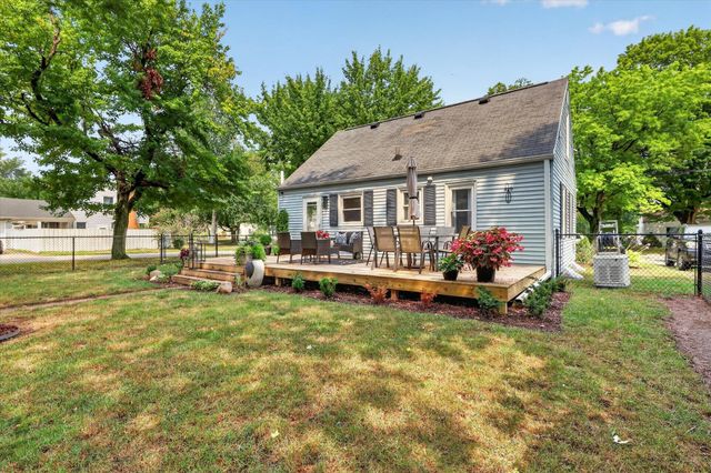 1604 Roseland Avenue, Kalamazoo, MI 49001