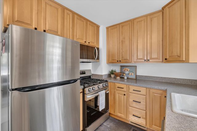 1604 Roseland Avenue, Kalamazoo, MI 49001