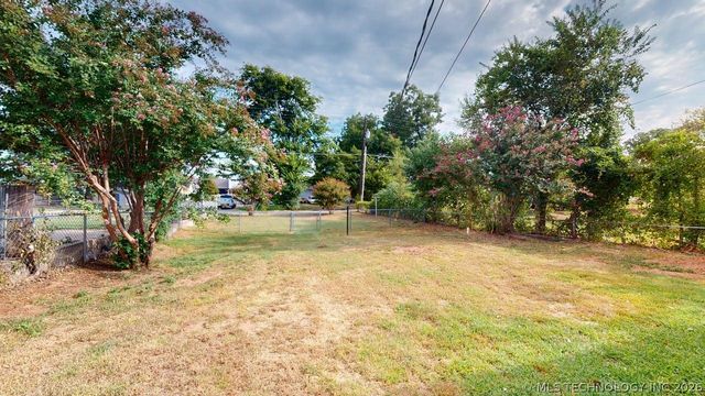 415 E Aquarium Place, Jenks, OK 74037