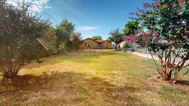 415 E Aquarium Place, Jenks, OK 74037