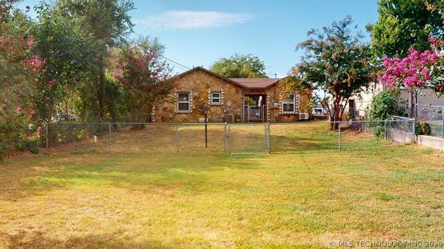 415 E Aquarium Place, Jenks, OK 74037