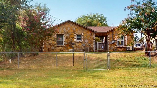 415 E Aquarium Place, Jenks, OK 74037