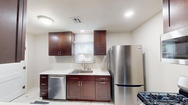415 E Aquarium Place, Jenks, OK 74037