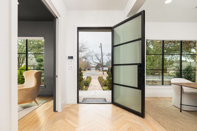 5019 Lark Lane, Dallas, TX 75209