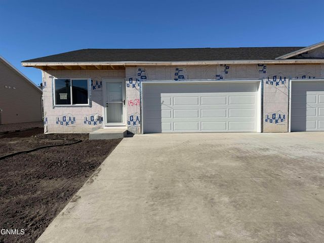 1564 47th Loop SE, Minot, ND 58701 property photo